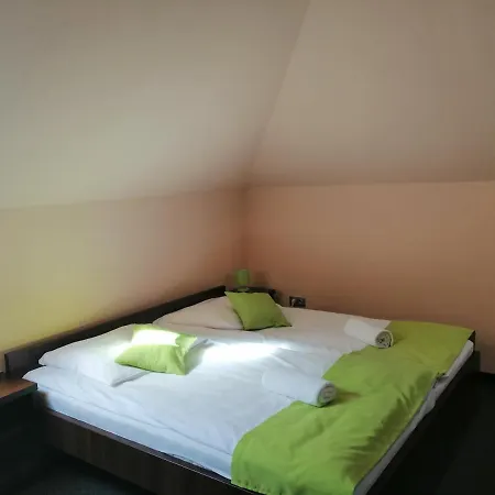 Bed & Breakfast Goscinne Z Lazienkami