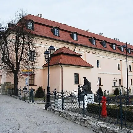 Goscinne Z Lazienkami * Niepolomice