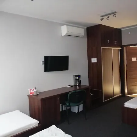 Bed & Breakfast Goscinne Z Lazienkami Niepolomice