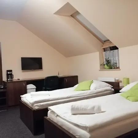 Goscinne Z Lazienkami Bed & Breakfast *