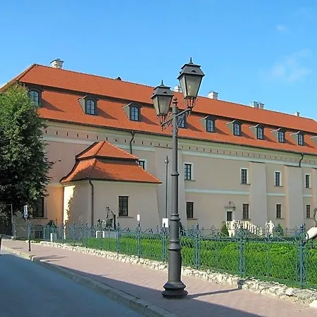 Goscinne Z Lazienkami 3* Niepołomice