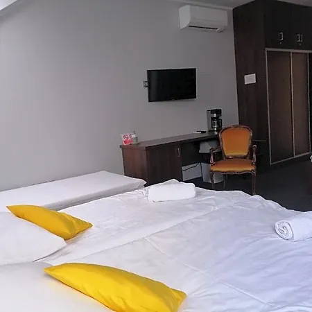 Oda ve Kahvaltı Goscinne Z Lazienkami Niepołomice