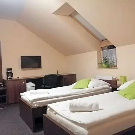 Goscinne Z Lazienkami Oda ve Kahvaltı Niepołomice