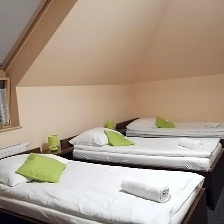 Goscinne Z Lazienkami Oda ve Kahvaltı Niepołomice